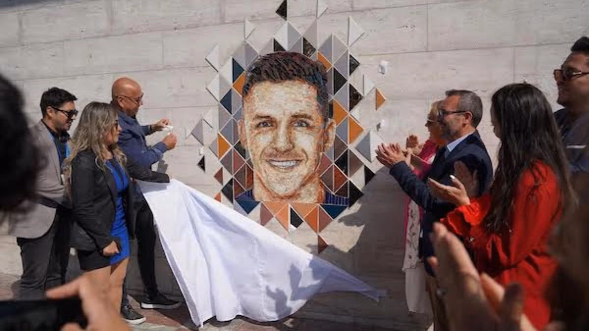 Con el apoyo de Codelco Tocopilla inaugura mosaicos que homenajean en vida a cuatro de sus grandes referentes