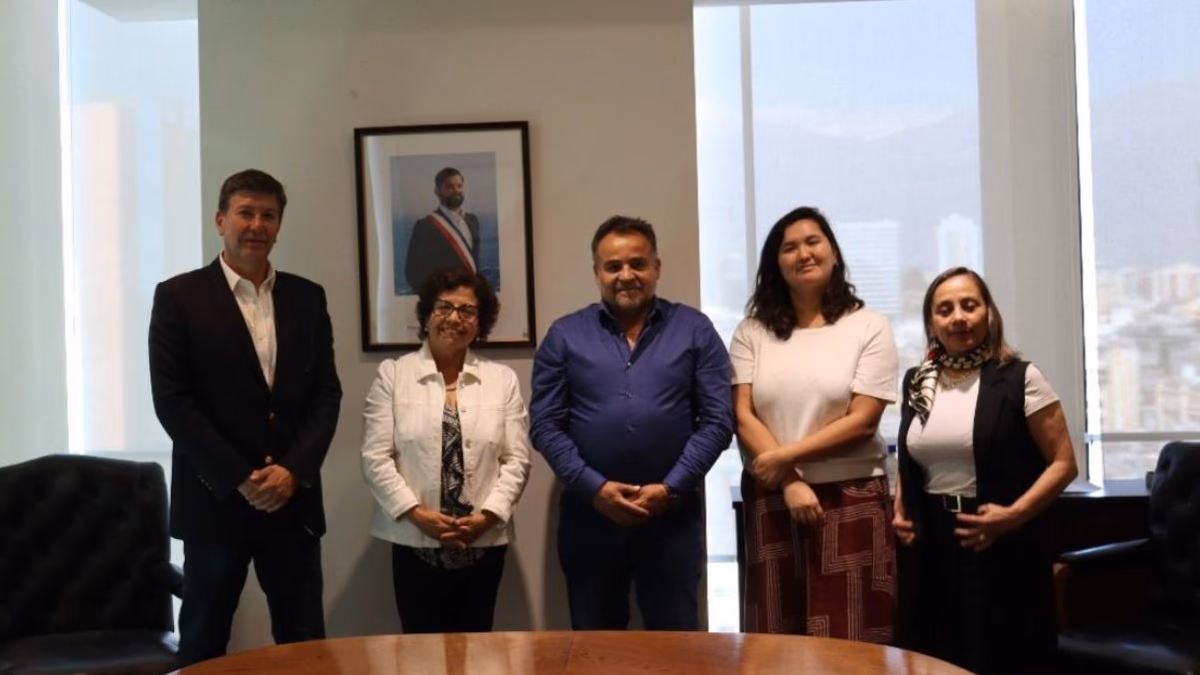 Conflictos laborales y prácticas antisindicales: Reunión clave en la minería chilena.