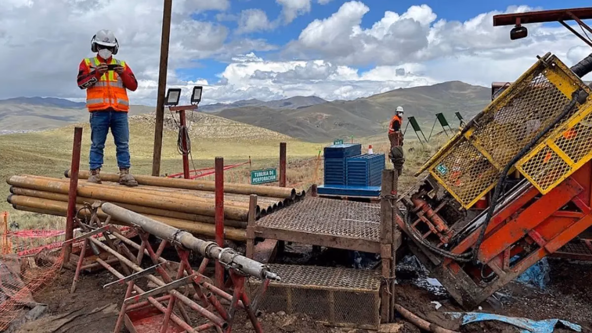 Consecuencias Informe técnico de Silver Files para el Depósito de Plata-Cobre-Manganeso de Berenguela