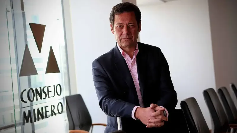 Consejo Minero califica como “tremenda buena noticia para Chile” la fusión Anglo American–Teck