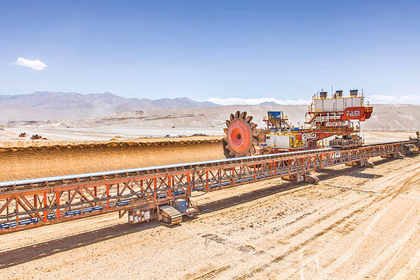 Consumo eléctrico en la minería crecería un 31% al 2032 por cambios en la matriz productiva