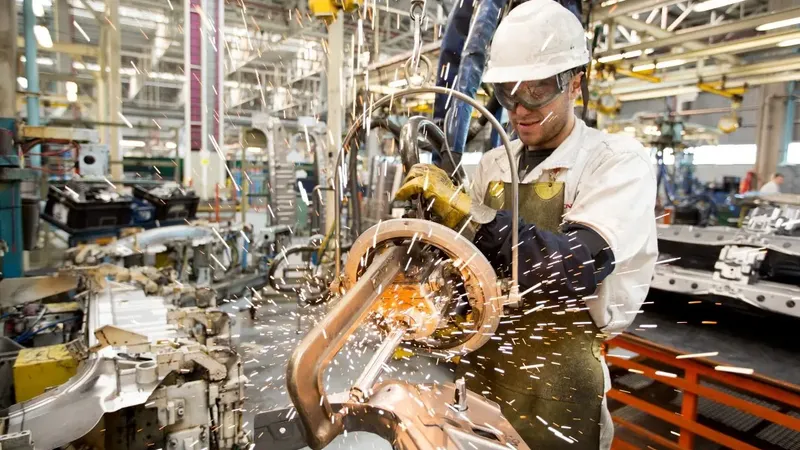 Crisis industrial en Argentina: aumentan despidos y recortes de jornadas laborales
