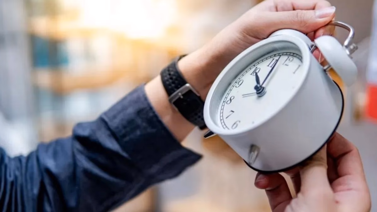 ¿Cuándo termina el horario de invierno en Chile este 2025? Revisa la fecha del próximo cambio de hora