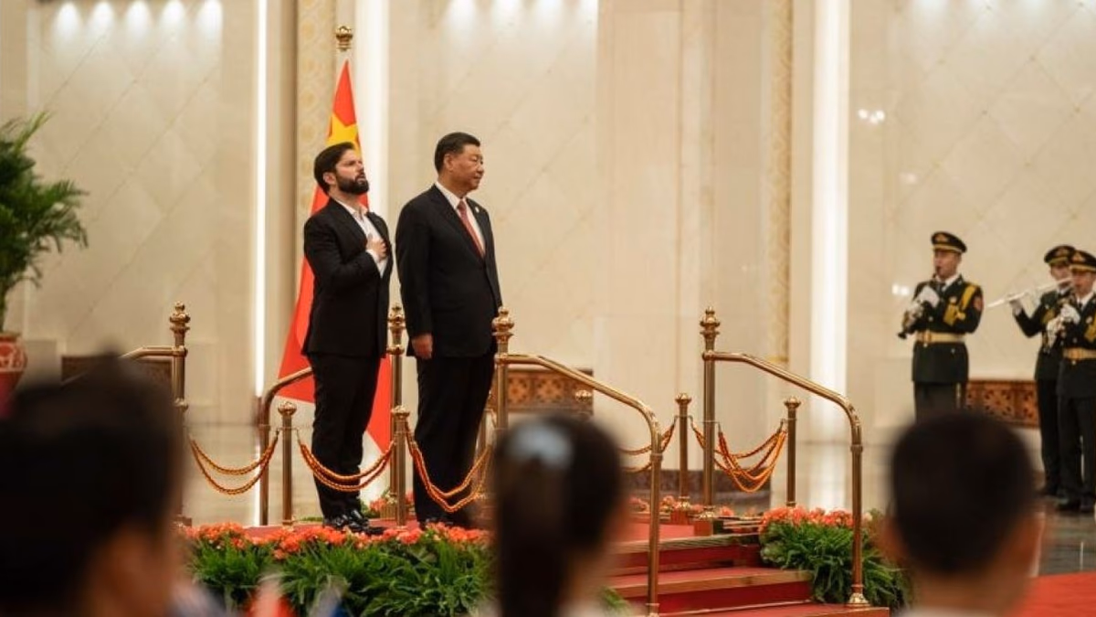 Cuatro Casos de Covid-19 Confirmados en la Delegación que Acompaña al Presidente Boric en China