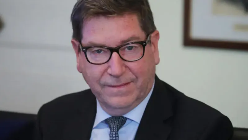Daniel Mas asume Economía y Minería con sello empresarial