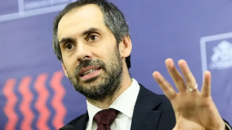 Déficit fiscal estructural 2025 en Chile: Grau responde por el 3,55% del PIB y el golpe de -3,8% en ingresos del 4T