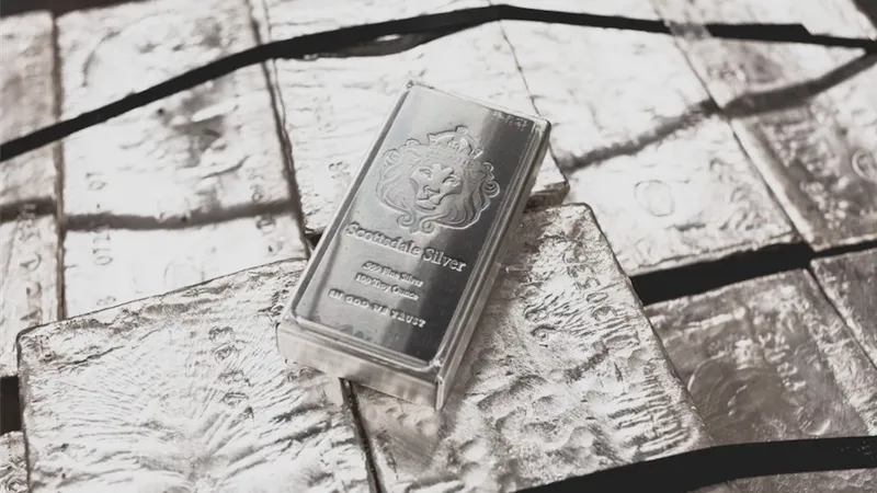 Demanda récord empuja a la plata a una nueva era de déficit, dice Silver Institute