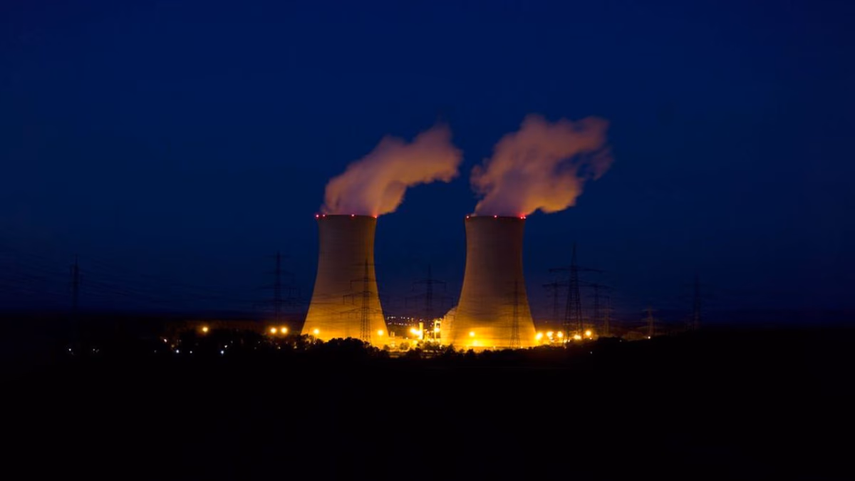 Derribar centrales de carbón y construir nucleares: Imperativo para evitar crisis energética
