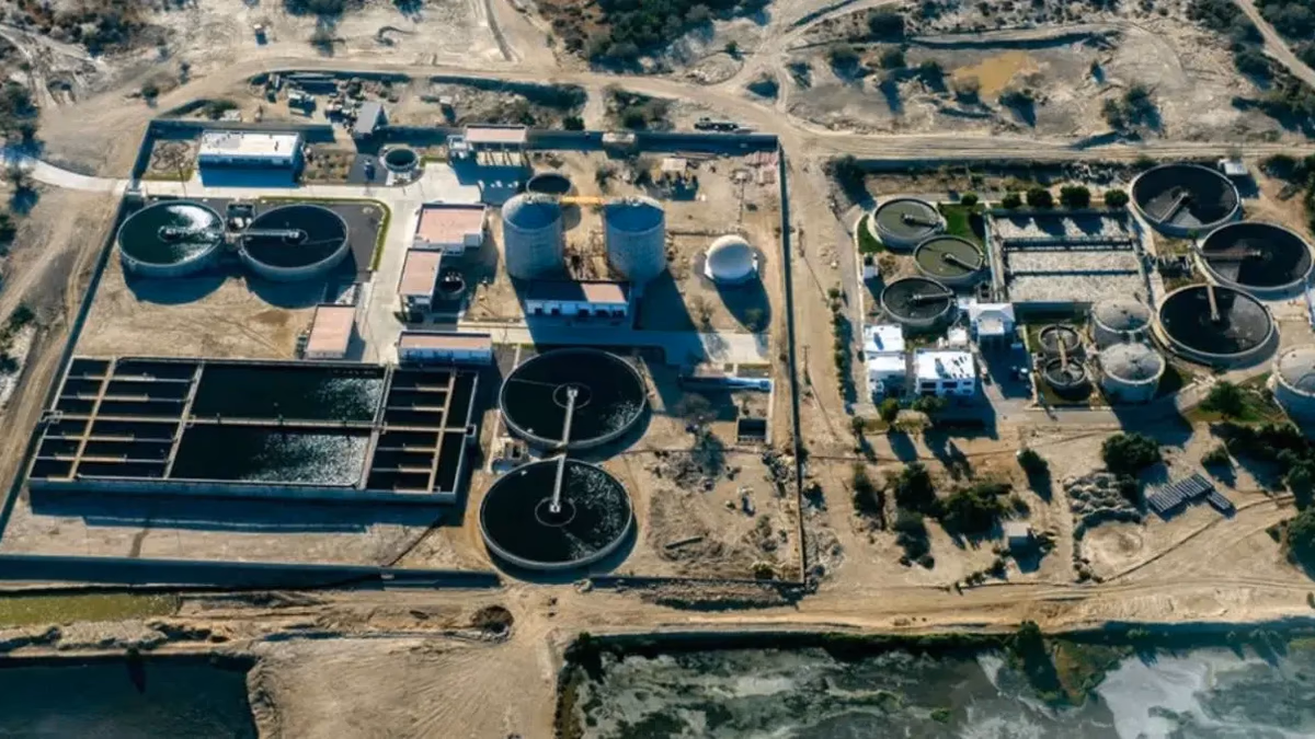 Desalinización en Estados Unidos: 190 millones de litros al día y el factor que está encareciendo el “grifo del océano”