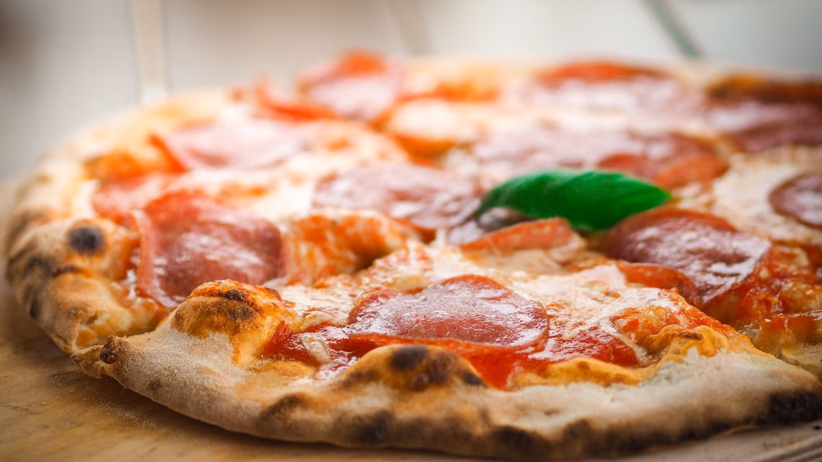 Descubre las Mejores Ofertas del Día Nacional de la Pizza en Chile: Promociones Exclusivas en Papa Johns, Sbarro y Más
