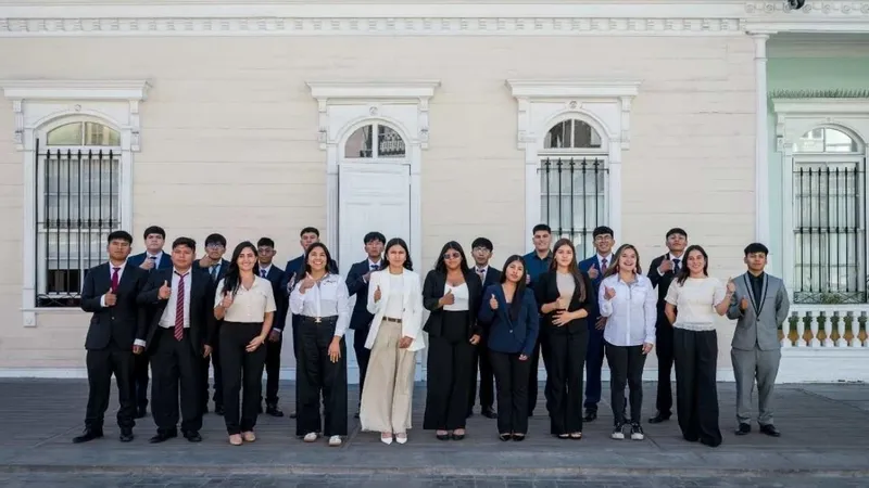 Dieciséis egresados de Pica inician entrenamientos en Collahuasi para potenciar habilidades