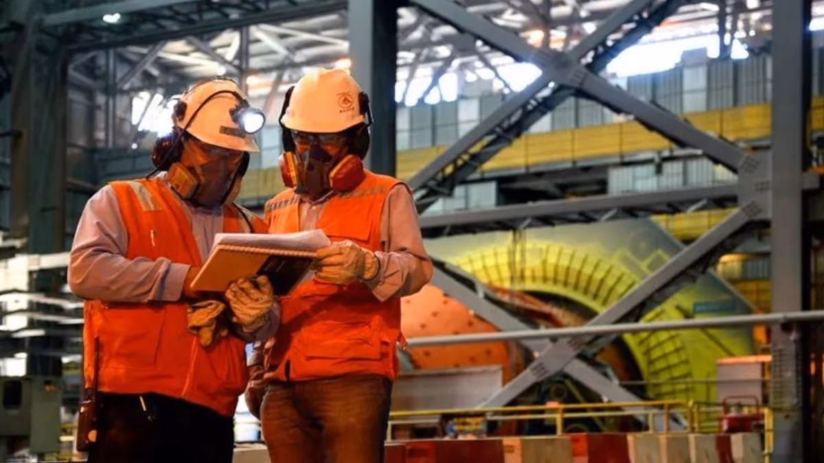 Diplomado en Minería de la USACH: Formación Especializada para Profesionales Mineros