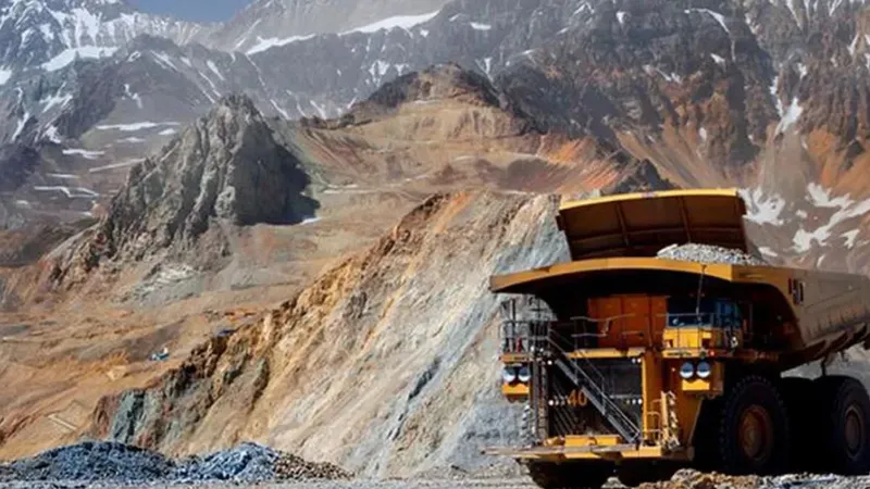 Disrupciones en la minería moderan el crecimiento del PIB en el tercer trimestre, según Hacienda