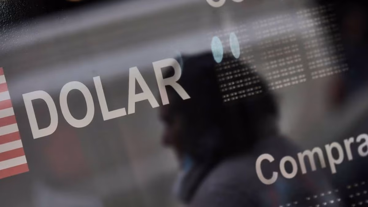 Dólar corta racha alcista tras reporte que mostró que China entró en deflación