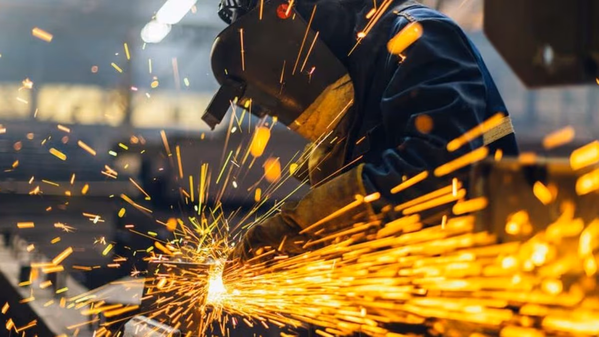 Economía chilena creció más de lo esperado el tercer trimestre impulsada por el sector minero