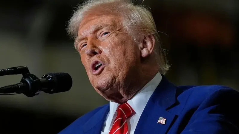 EE.UU.–Irán: Trump propone extraer uranio enterrado tras ataques y amenaza con aranceles del 50%