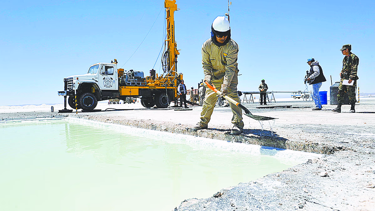 El contratista de yacimientos petrolíferos más grande del mundo aborda los problemas de agua del litio
