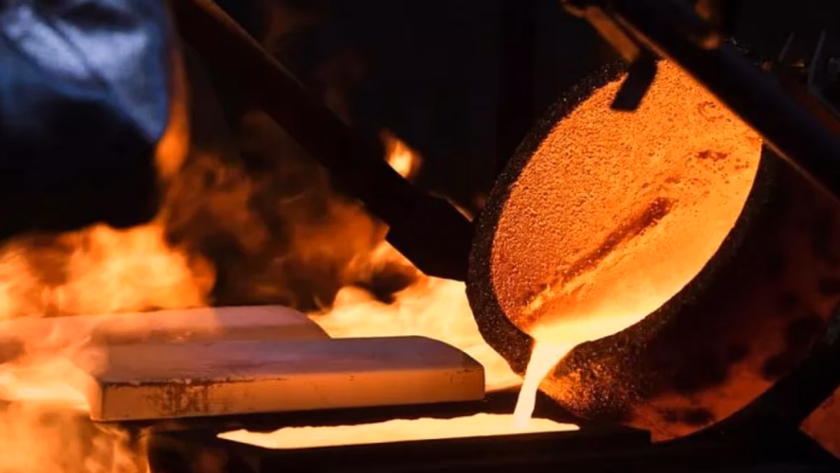 El oro cae más del 3% debido a sorprendente informe de empleo en EE. UU.