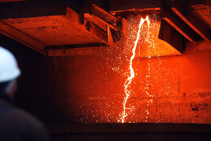 El precio del cobre tiene su mejor jornada en cuatro meses y la libra se instala en máximos desde noviembre 2021