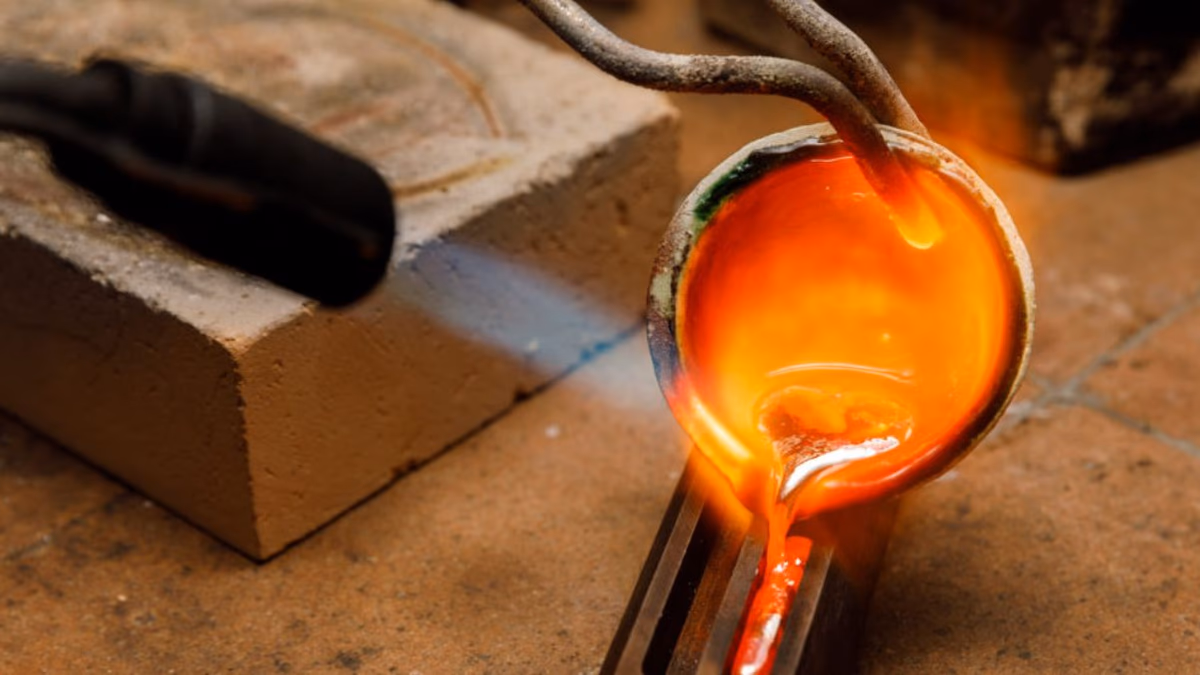 El precio del oro alcanza un nuevo récord por el cambio de rumbo de la Fed y los riesgos geopolíticos