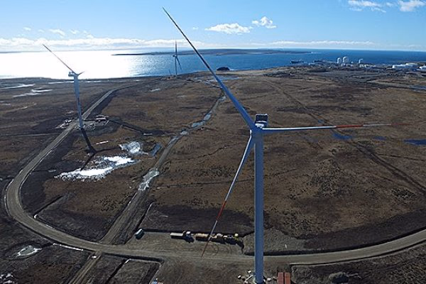 Embajada de Francia y más de 10 empresas visitan Magallanes para conversar con autoridades sobre hidrógeno verde