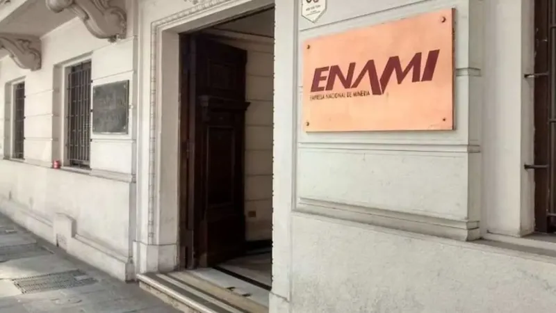 Enami abre venta por 400 mil toneladas de minerales de oro: la jugada que llega con el metal en zona récord