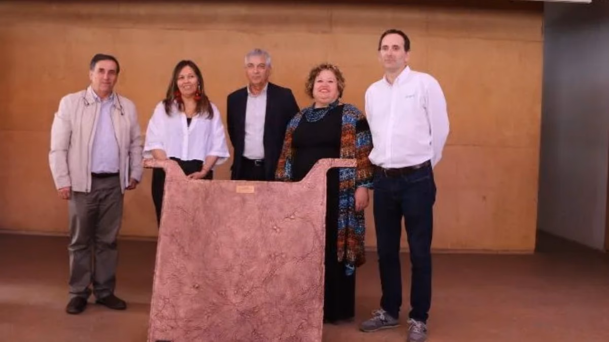 ENAMI entrega en comodato al Museo Regional de Atacama el último ánodo de cobre producido en Paipote para que sea parte de la exhibición permanente