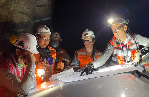 Enami inicia certificación internacional en prácticas mineras responsables