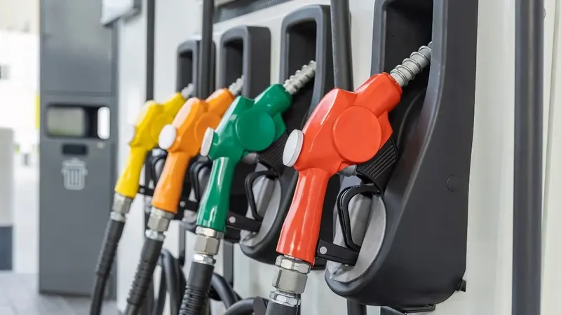 ENAP confirma fuerte ajuste en combustibles: bencinas subirán hasta $391,5 por litro