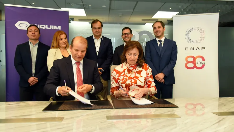 Enap potencia su negocio logístico y firma contrato con Oxiquim