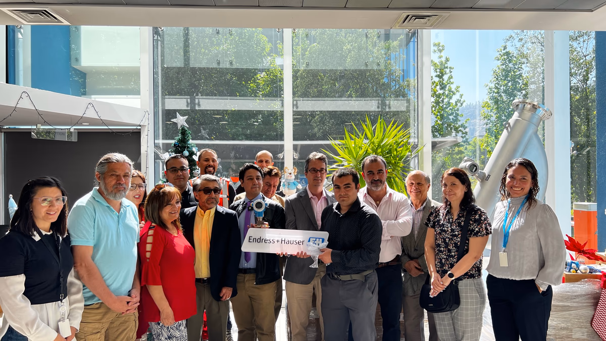 Endress + Hauser Chile contribuye al crecimiento de los futuros profesionales con importantes donaciones de instrumentación