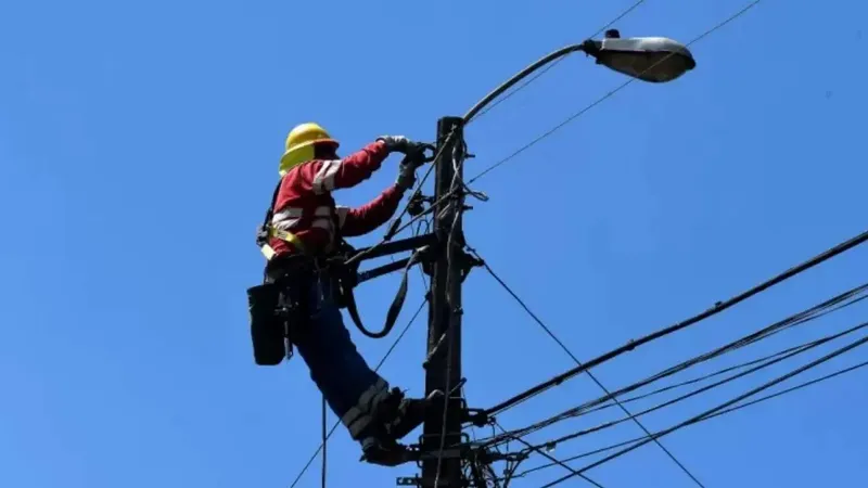 Enel anuncia cortes de luz para ocho comunas de Santiago este sábado 27 de septiembre