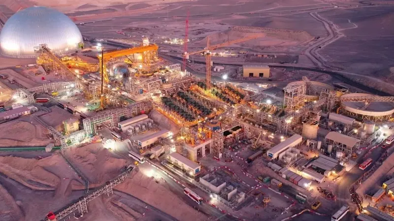 Escondida produce en 2025 por primera vez más cobre que Codelco