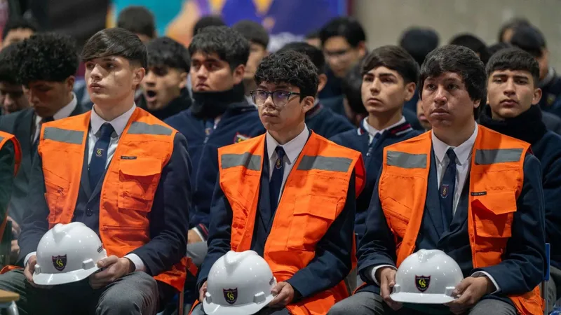 Estudiantes de Don Bosco fortalecen talento técnico en misión internacional