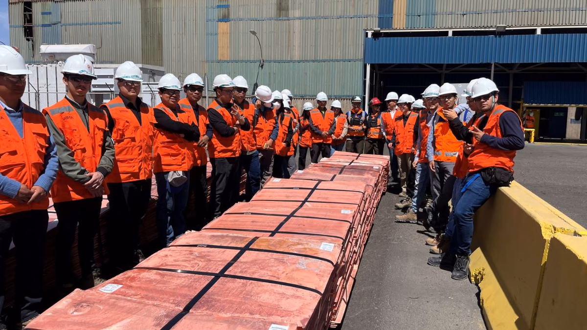 Estudiantes de Técnico en Mantenimiento protagonizan visita a Minera El Abra