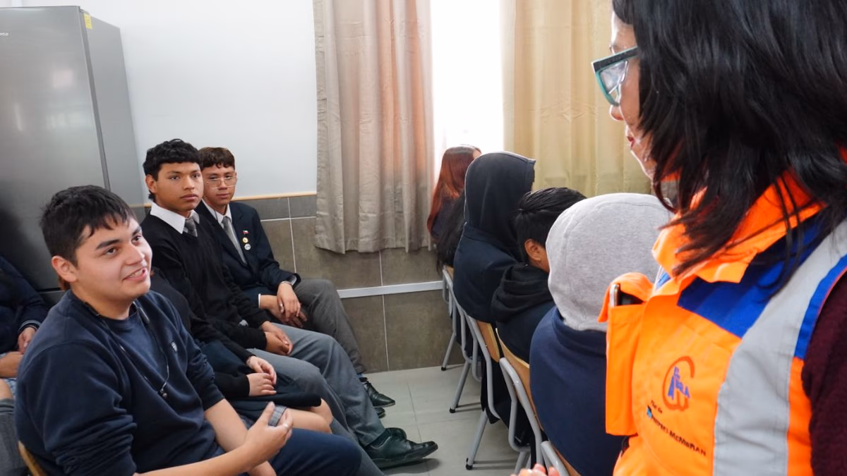 Estudiantes del Colegio Don Bosco de Calama participan en charlas sobre seguridad laboral