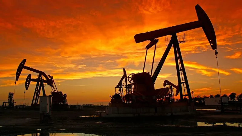 El petróleo supera los US$ 115 tras ataque de Irán a complejo en EAU
