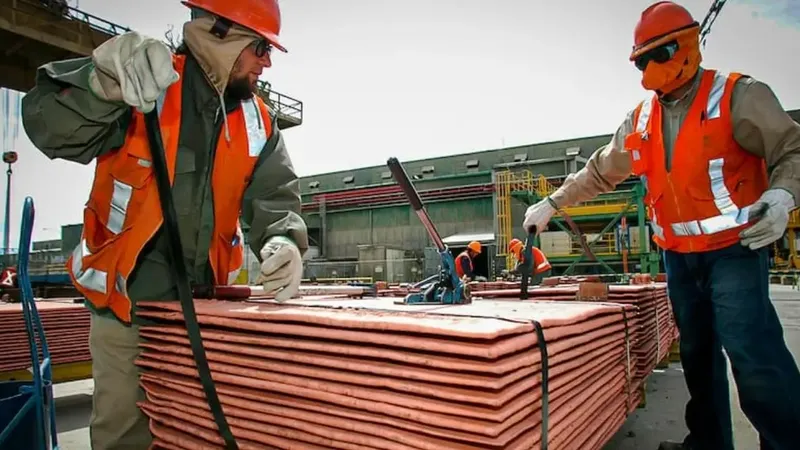 Exportaciones mineras del Perú crecen 2,5% en enero de 2026 y sostienen el avance del comercio exterior