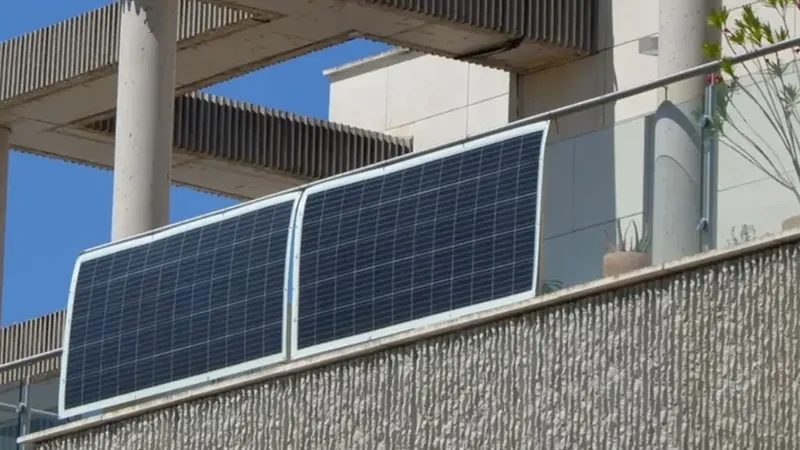 Fallo judicial en Polonia cuestiona instalación de paneles solares en balcones urbanos