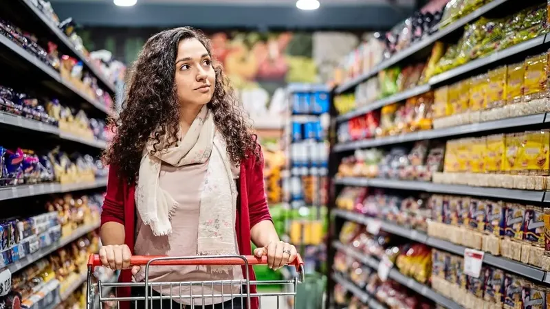 Feriado del 12 de octubre: Así funcionarán los supermercados este domingo