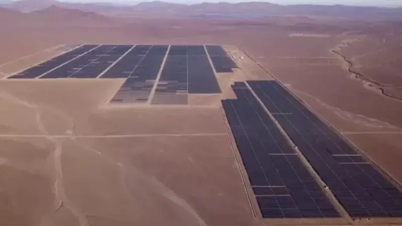 Firma española construirá en Chile uno de los mayores proyectos de baterías solares