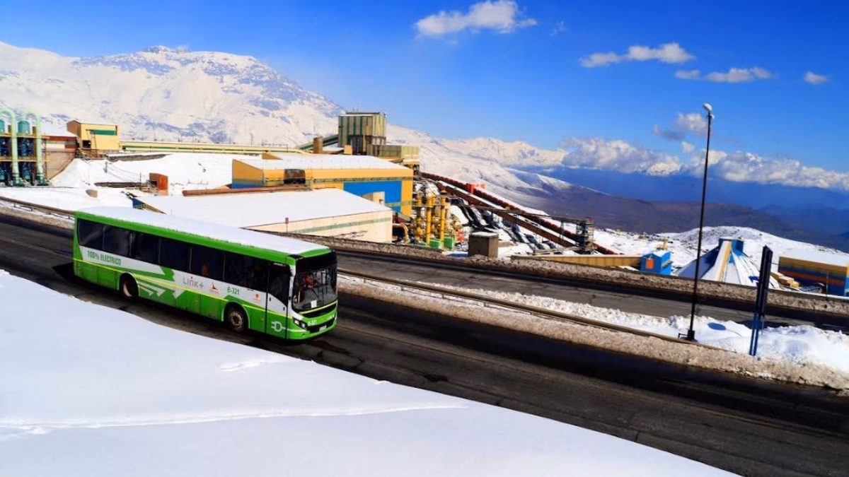 Flota eléctrica de buses en El Teniente: reducción de emisiones y ahorro
