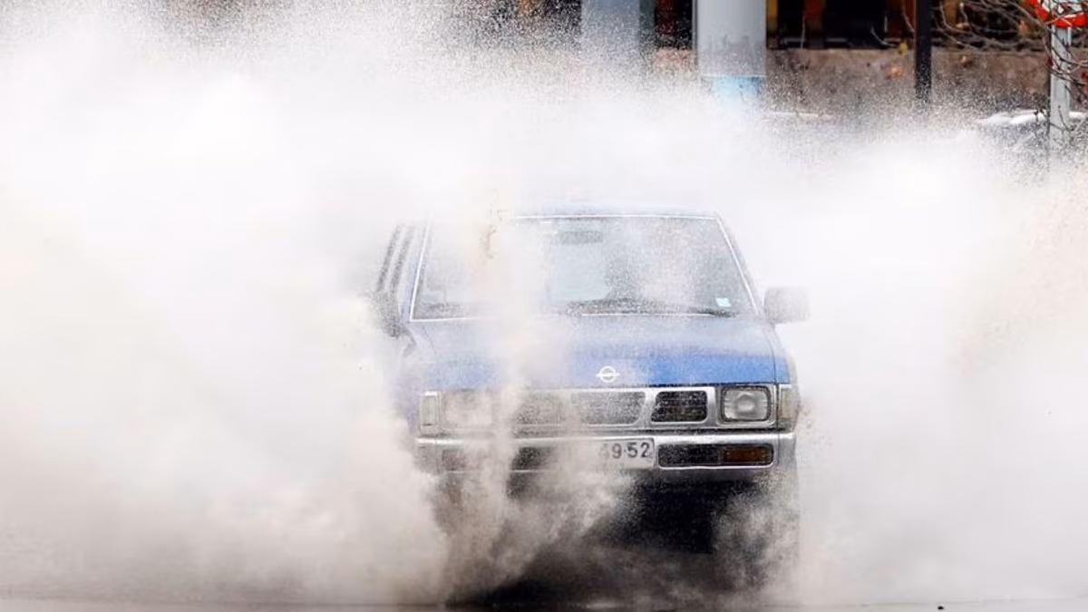 Fuertes vientos y hasta 80 mm de lluvia: Santiago podría recibir su peor temporal en casi una década