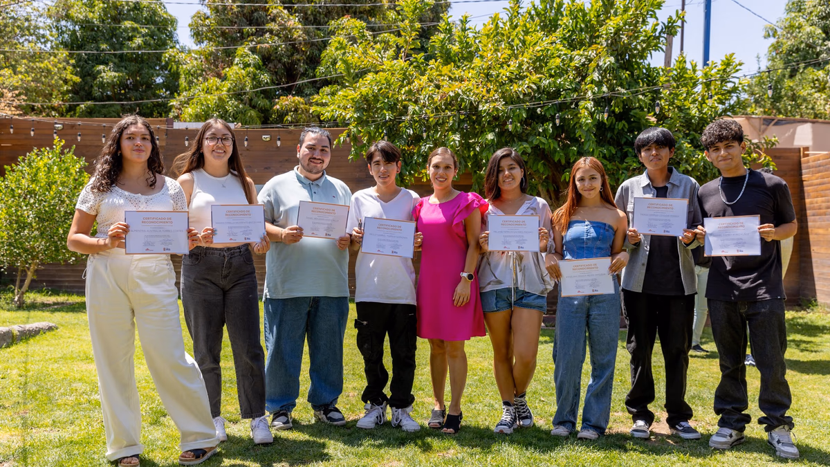Fundación Collahuasi destacó a jóvenes de Liceo Padre Alberto Hurtado de Pica por su buen desempeño en PAES 2024