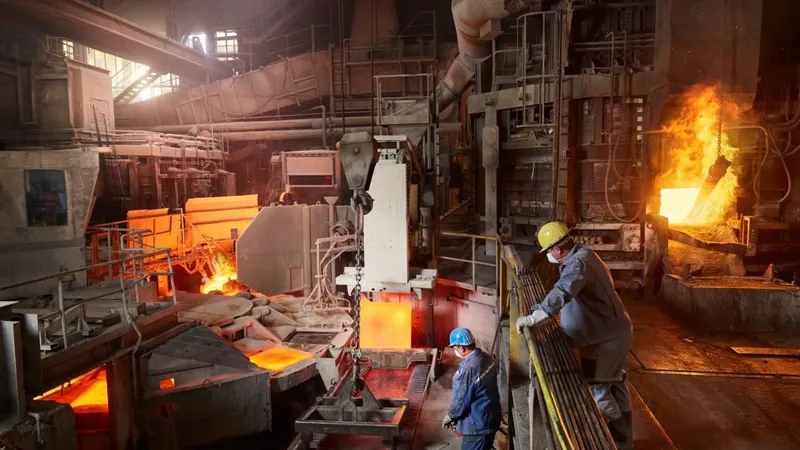 Fundiciones chinas anuncian fuerte recorte para frenar distorsiones en el mercado del cobre