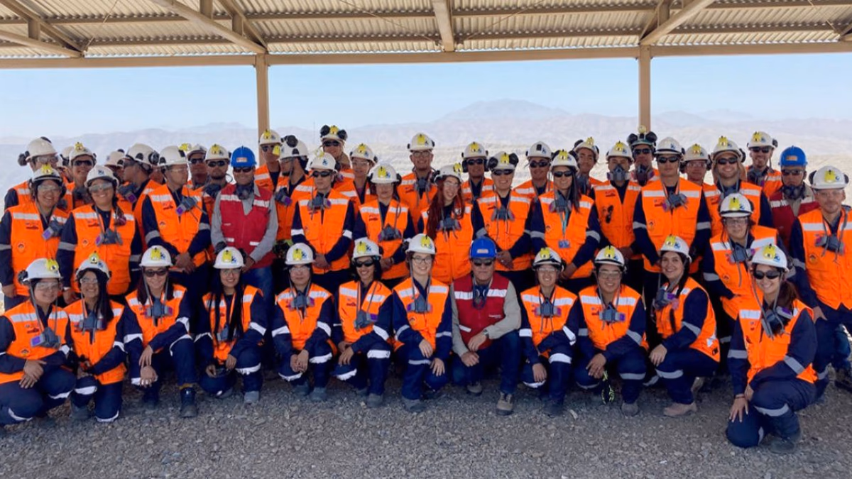 Futuros ingenieros en minas de la Usach visitaron Minera Candelaria