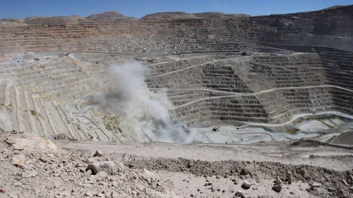 Ganancias de mineras privadas caen casi un tercio y menor precio del cobre recorta a la mitad el pago del royalty