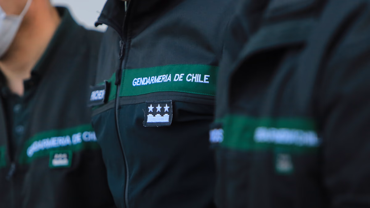 Gendarmería busca trabajadores: Ofrecen sueldos entre $900.000 y $2.500.000