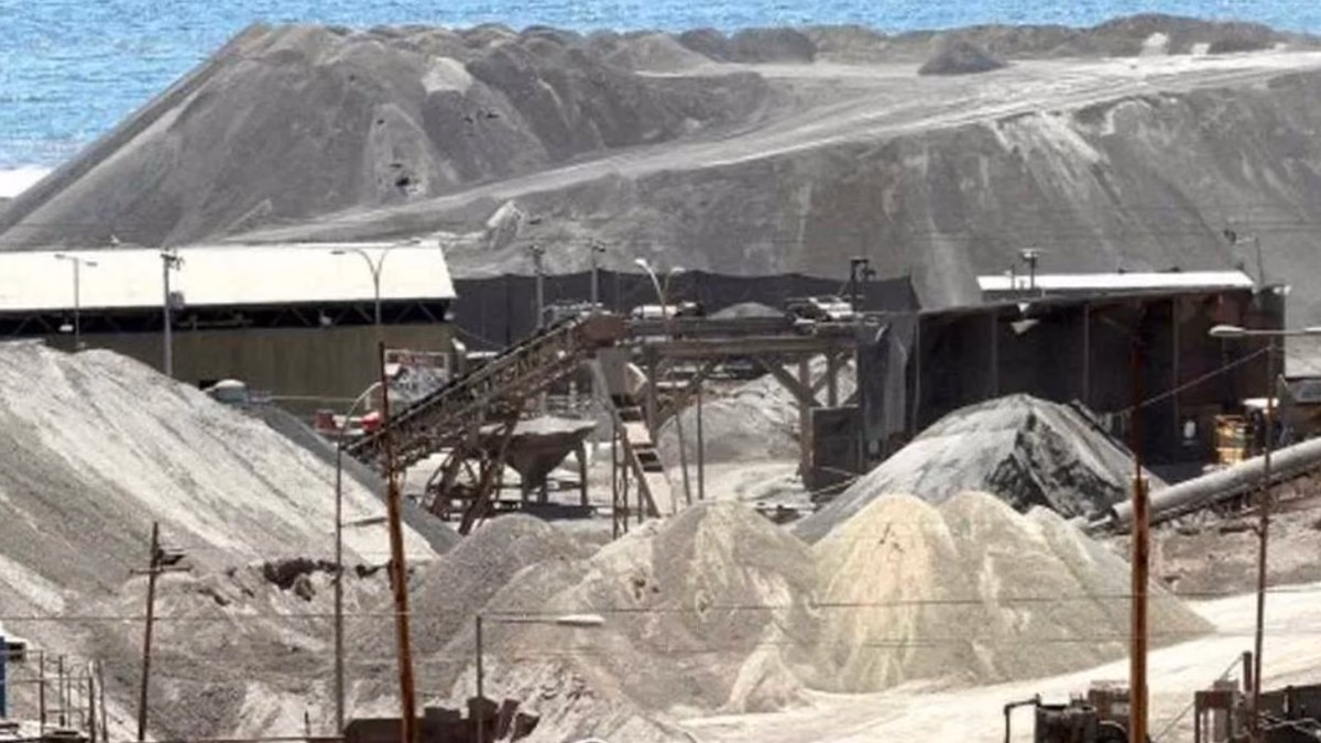 Gestionan plan de remediación de suelos contaminados con relaves en Taltal