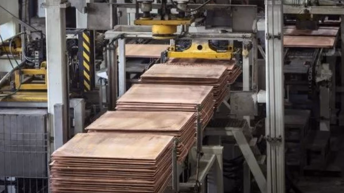Gigante global del cobre sufre millonario robo de metal y se ve obligada a recortar su pronóstico de ganancias para el año